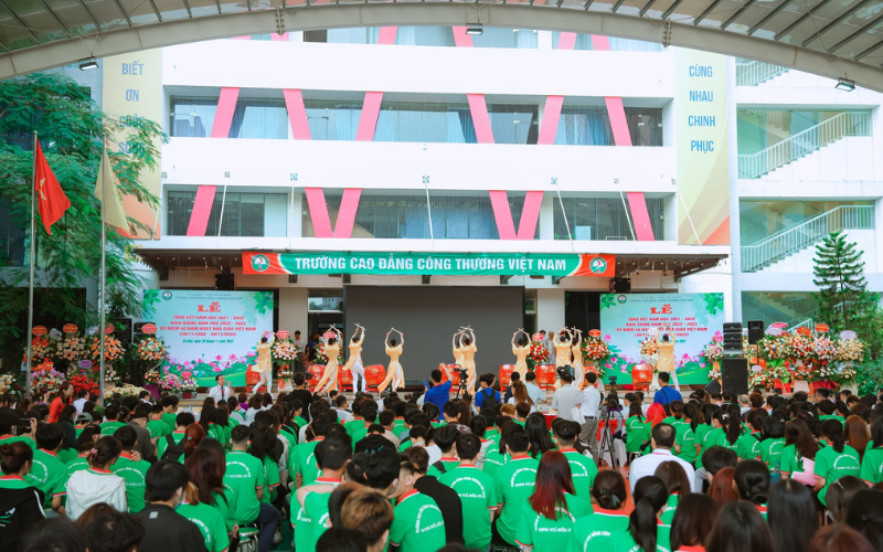 tuyển sinh cao đẳng báo chí